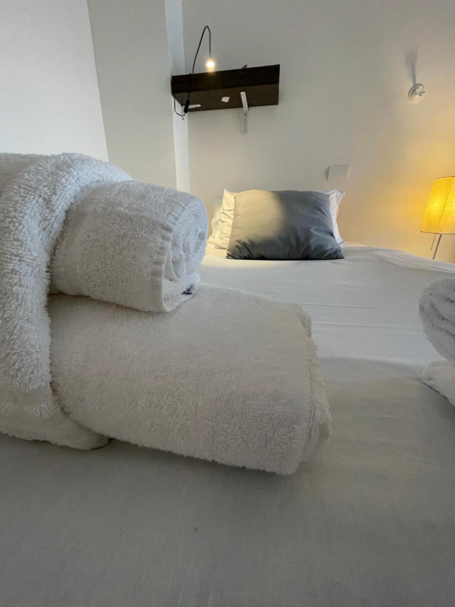 -100m Metro A- Balcony E Open Space Apartment