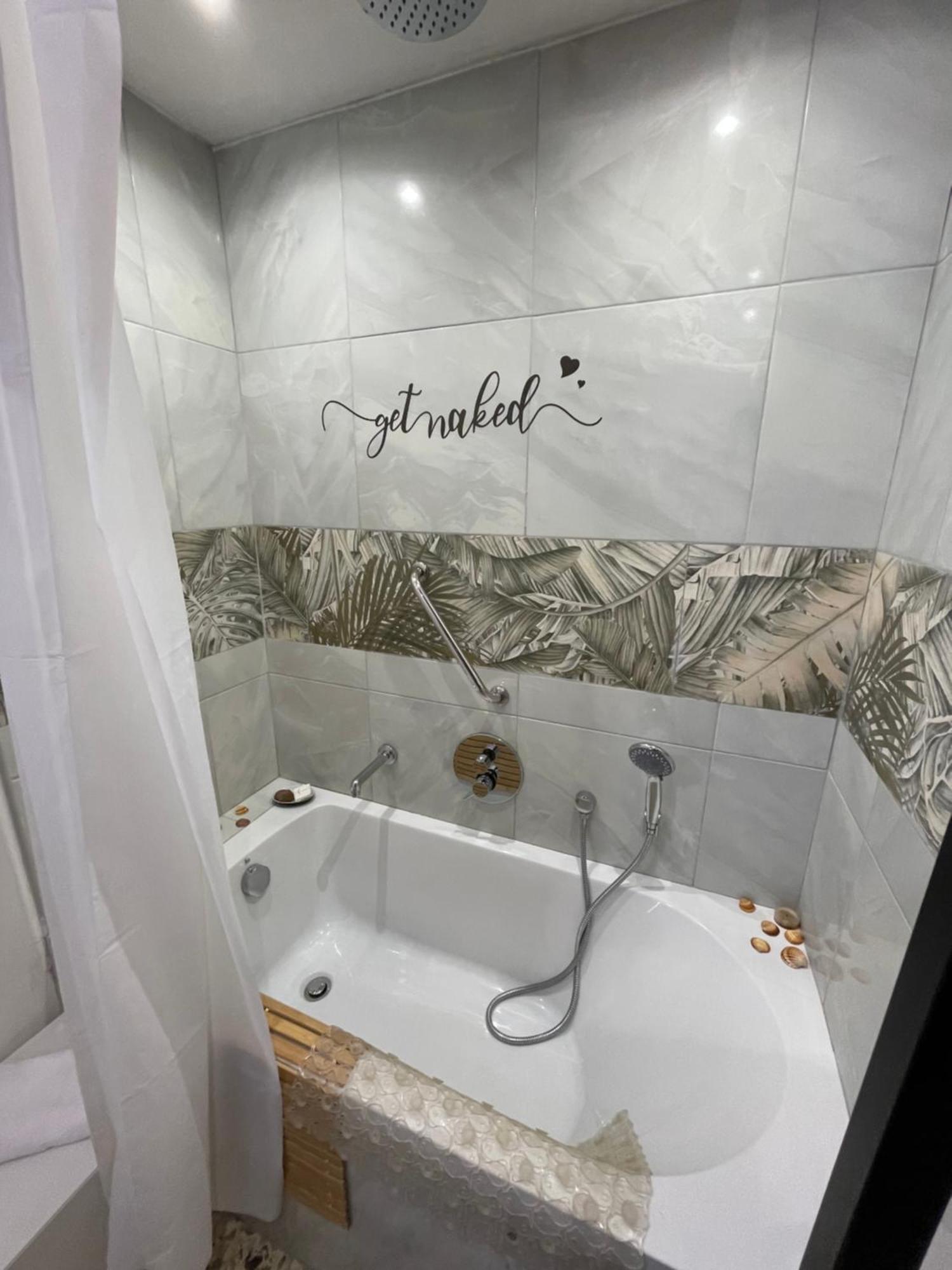 -100m Metro A- Balcony E Open Space Apartment *